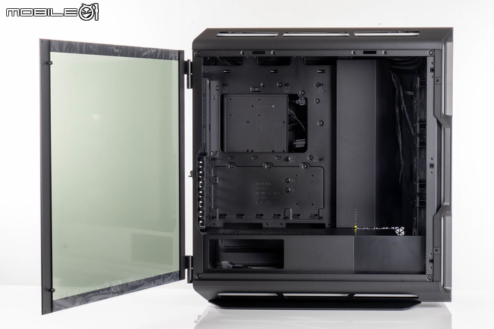 CORSAIR iCUE 5000T RGB 機殼開箱實裝 以滿滿燈效設計打造個人絢爛風格