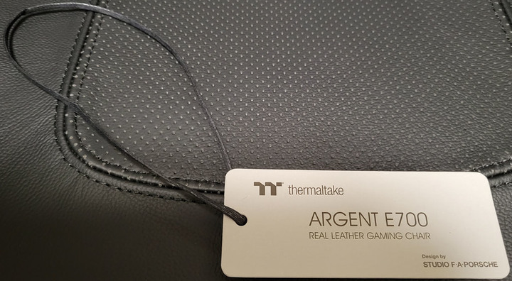 Thermaltake幻銀ARGENT E700真皮電競椅(風暴黑)開箱