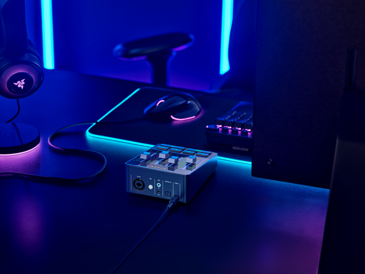 Razer 針對直播需求推出 Seiren BT 藍牙無線麥克風與音訊混音器 提供玩家更具創意直播組合