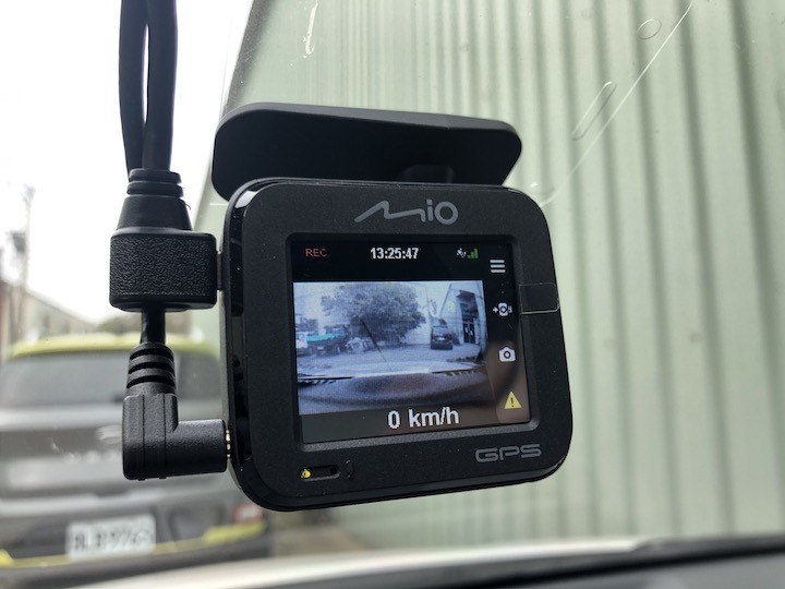 開箱-入門雙鏡頭 Mio C588T 行車記錄器
