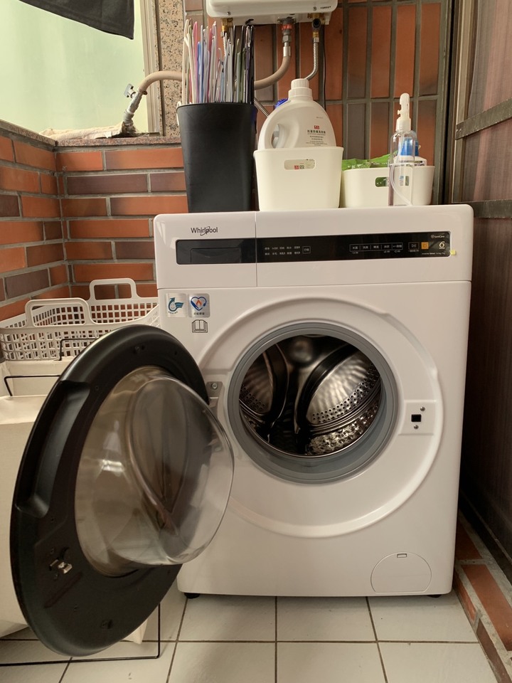 2022惠而浦Essential Clean滾筒洗脫烘（WWEB10701BW）開箱文