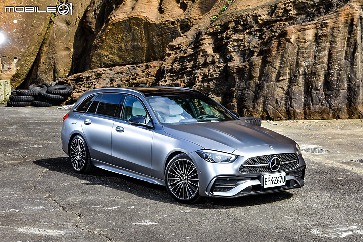 M-Benz C300 Estate運動版試駕 │ 能帥能跑更能載,科技跑旅人人愛!