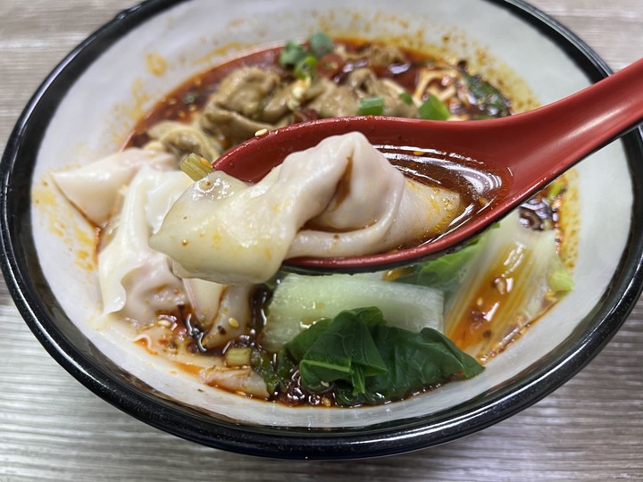 [食記] 九蜀麵，台灣新北新店，香麻辣三味一體的肥腸小麵！