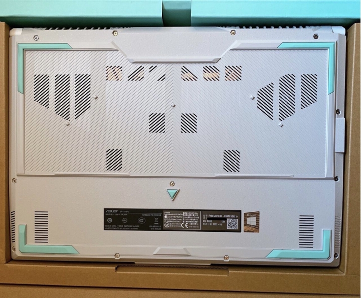 【開箱】生而不同的天選三 2022 ASUS TUF Gaming F15魔幻青開箱