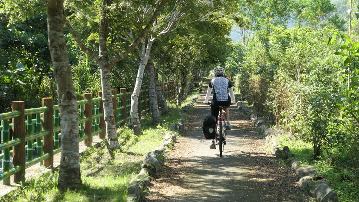 花東兩鐵單車無菜單旅行：吉野、豐田、林田神社遺址，關山、鹿野秘境，東富公路越嶺《台灣．用騎的最美》