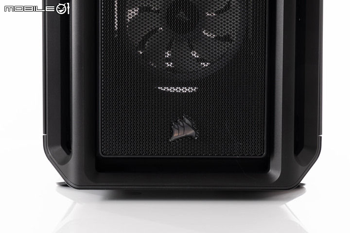 CORSAIR iCUE 5000T RGB 機殼開箱實裝 以滿滿燈效設計打造個人絢爛風格