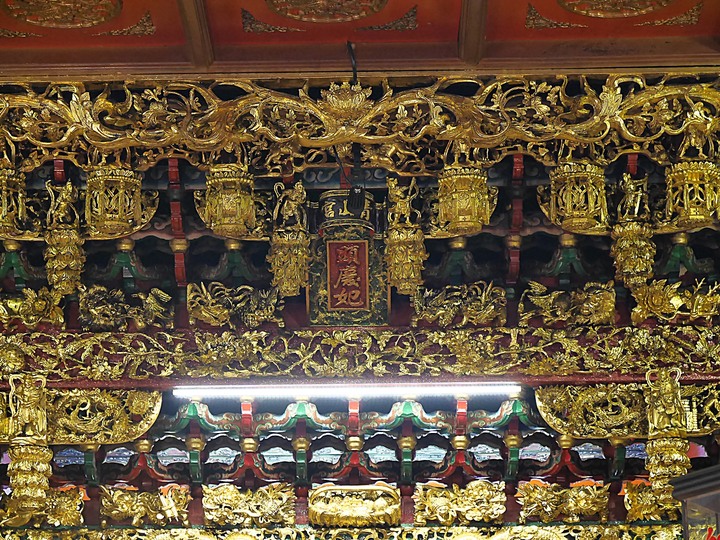 艋舺青山宮、朝北醫院、艋舺清水巖、萬華區史展示中心 — 艋舺市街散步之二