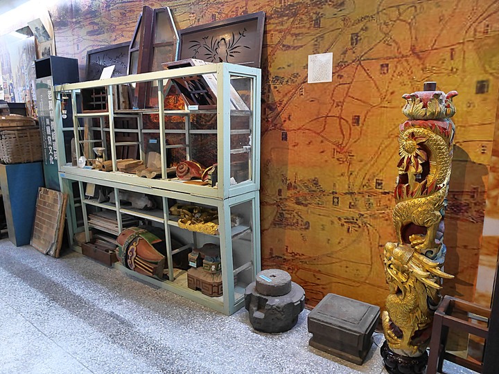 艋舺青山宮、朝北醫院、艋舺清水巖、萬華區史展示中心 — 艋舺市街散步之二