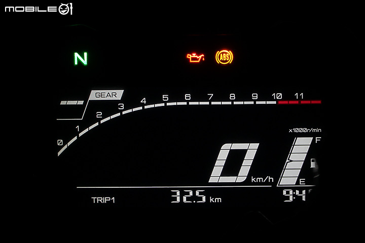 YAMAHA YZF-R7 試駕｜正統賽道騎乘設定 雙缸也能有樂趣