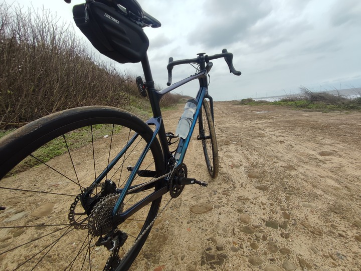 漫遊輕鬆騎 Revolt Advance 2簡單開箱