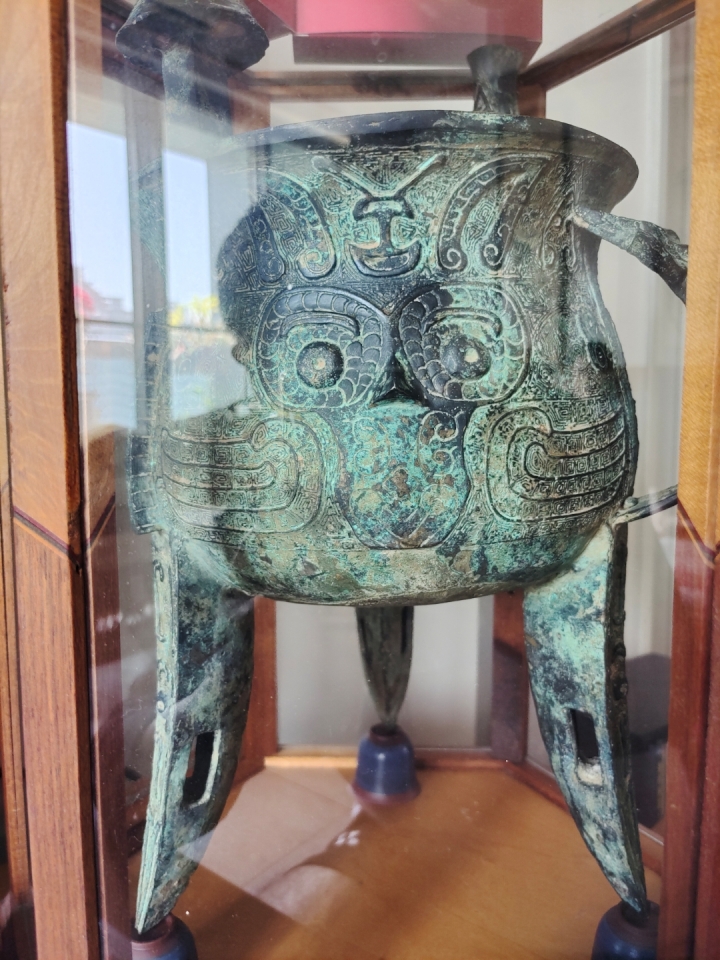斝(音同假)商周青銅溫酒器