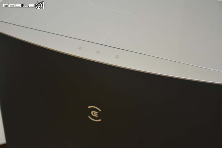 掃地機器人進入 3.0 世代,真能達到解放雙手?《ECOVACS》【DEEBOT X1 掃拖機器人】 開箱