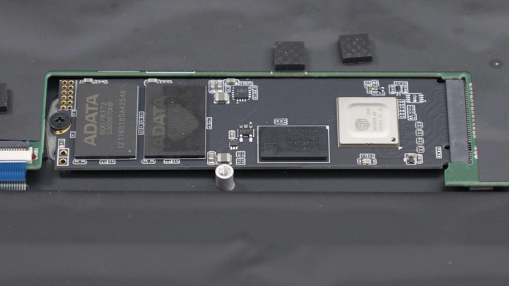 電競品牌走入時尚輕薄生活 XPG XENIA Xe，與 Intel 聯手打造長效筆電