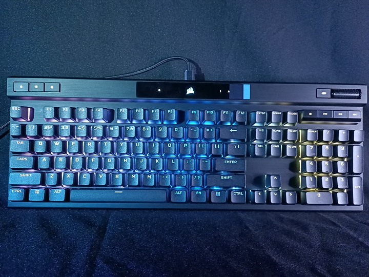 這就是傳說中的大秘寶!? Corsair K70 RGB PRO 紅軸版 開箱