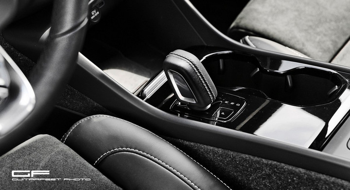 --雷神之錘-- Volvo XC40 Recharge P8 AWD 細膩質感 純電序章