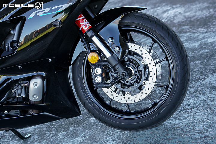 YAMAHA YZF-R7 試駕｜正統賽道騎乘設定 雙缸也能有樂趣