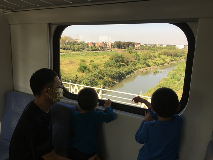 搭EMU900最美區間車-騎遊台東大武之旅
