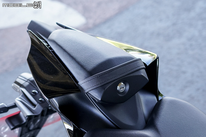 YAMAHA YZF-R7 試駕｜正統賽道騎乘設定 雙缸也能有樂趣