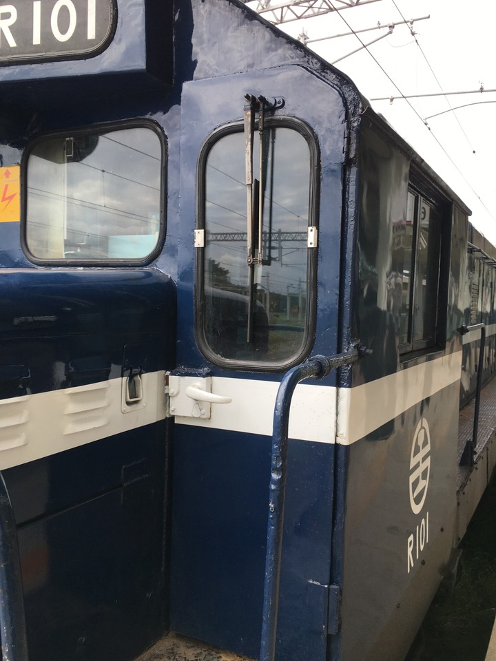 藍皮解憂號觀光列車(台東-枋寮)騎遊金崙