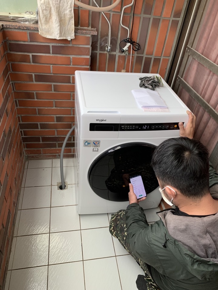 2022惠而浦Essential Clean滾筒洗脫烘（WWEB10701BW）開箱文