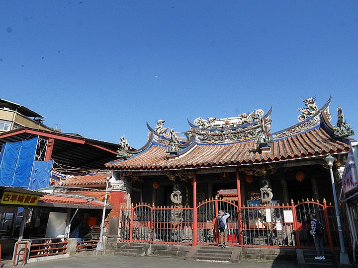 艋舺青山宮、朝北醫院、艋舺清水巖、萬華區史展示中心 — 艋舺市街散步之二