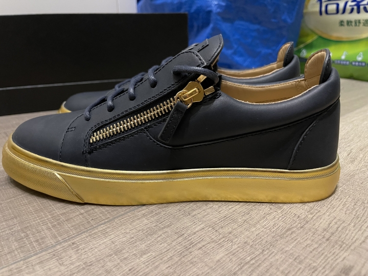 「開箱」Giuseppe Zanotti 黃金大底休閒鞋 & Dsquared2 羊毛開襟毛衣