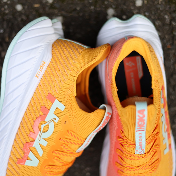 淺談開箱:頂級跑鞋 - HOKA Carbon X 3