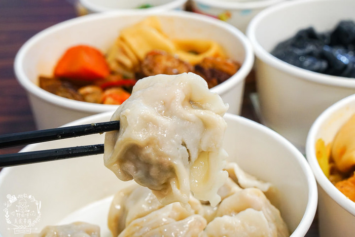 高雄真男饌品疆食堂!聘請新疆廚師製作道地皮帶麵!飽滿水餃一顆抵兩顆? 轉載 - 野田咩美食書國