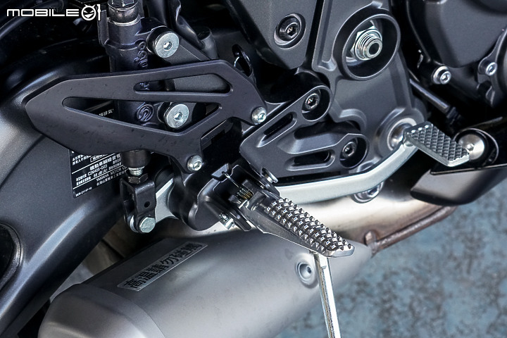 YAMAHA YZF-R7 試駕｜正統賽道騎乘設定 雙缸也能有樂趣