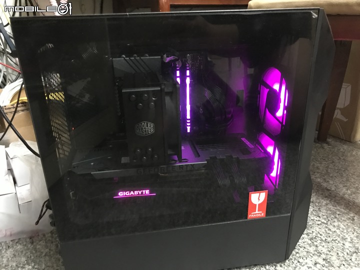 點我看大圖 技嘉Z690M AORUS ELITE DDR4 滿滿的Gen4SSD 3插槽 雞排主機板 簡單開箱