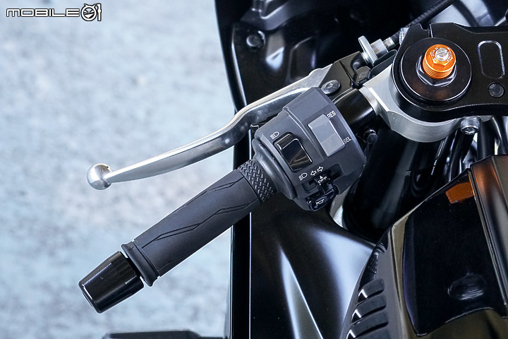 YAMAHA YZF-R7 試駕｜正統賽道騎乘設定 雙缸也能有樂趣