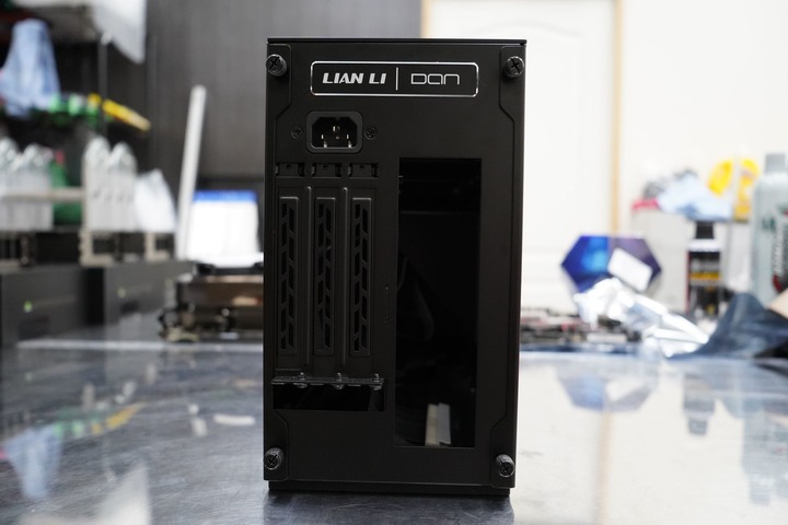 LIAN LI 聯力 A4-H2O 迷你 ITX 機殼 魔術大空間