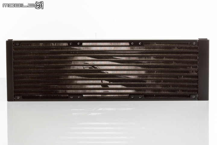 CORSAIR H170i/H150i ELITE LCD 水冷散熱器實測 頂尖散熱壓制力搭 LCD 螢幕更炫目