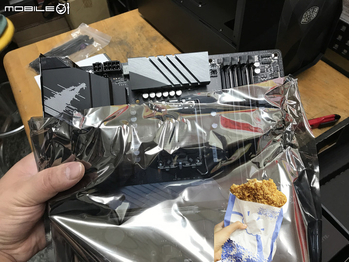 點我看大圖 技嘉Z690M AORUS ELITE DDR4 滿滿的Gen4SSD 3插槽 雞排主機板 簡單開箱