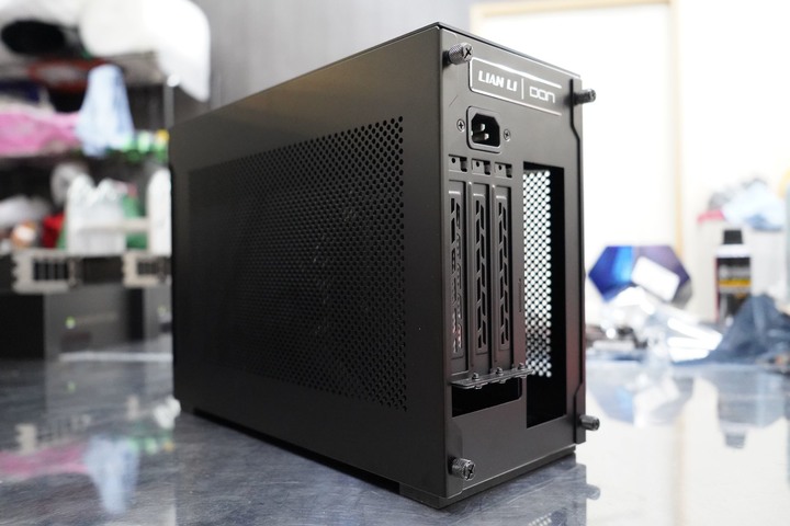 LIAN LI 聯力 A4-H2O 迷你 ITX 機殼 魔術大空間