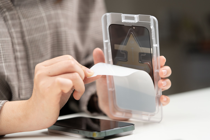iPhone 13 Pro 防窺保護貼 螢幕顏色推（Face ID）