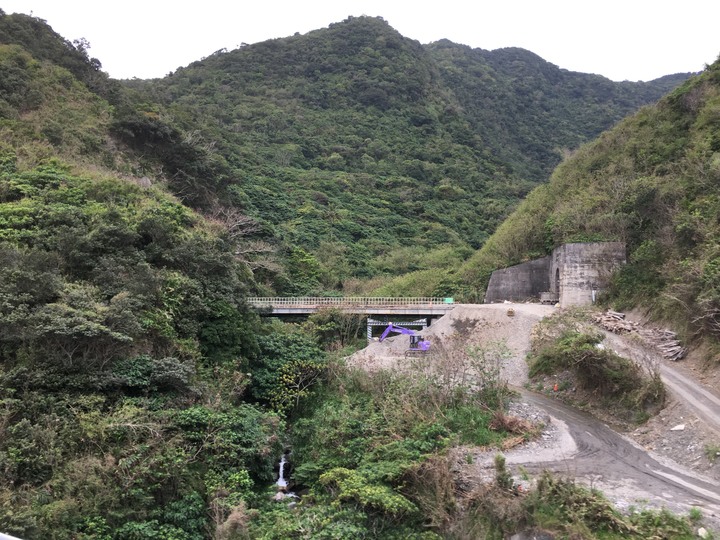 藍皮解憂號觀光列車(台東-枋寮)騎遊金崙