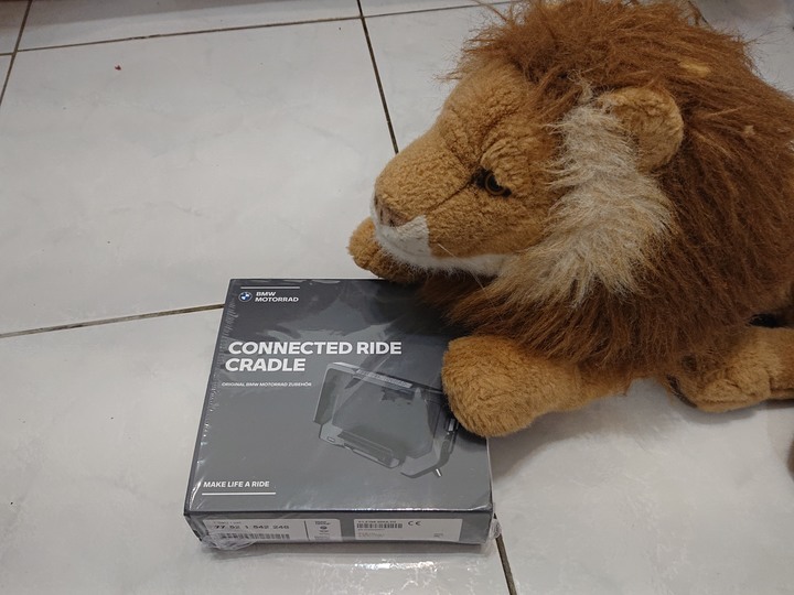 BMW ConnectedRide Cradle入手