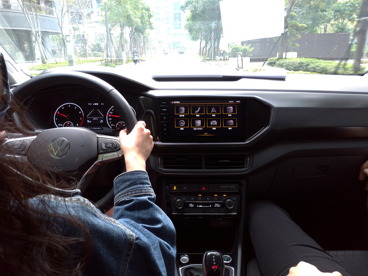 跨界休旅的選擇,CX-30和T-Cross試駕心得