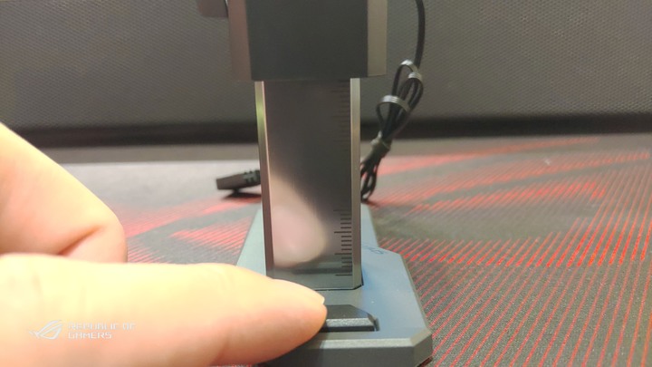 (簡單雙開箱)-ROG顯示卡支撐架