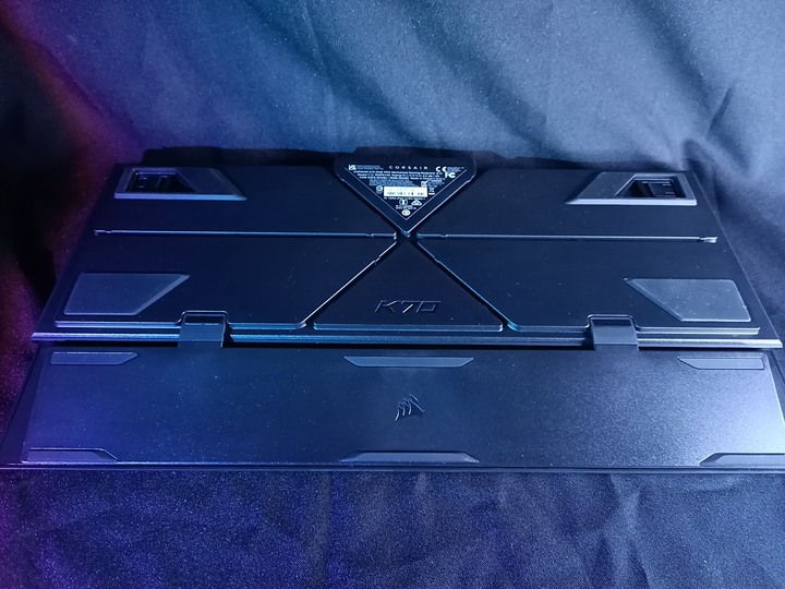 這就是傳說中的大秘寶!? Corsair K70 RGB PRO 紅軸版 開箱