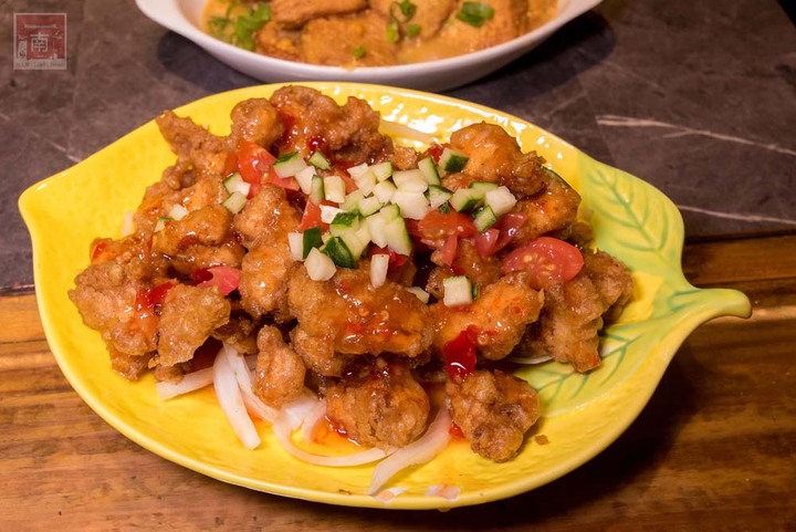 【臺南美食】半戶外美食街在安平|有小朋友大沙池|露天寵物野餐空間|假日駐唱演唱|串燒|海鮮|熱炒|飲料~~請上桌5號港灣