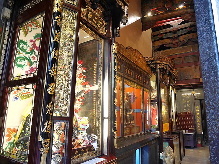 艋舺青山宮、朝北醫院、艋舺清水巖、萬華區史展示中心 — 艋舺市街散步之二