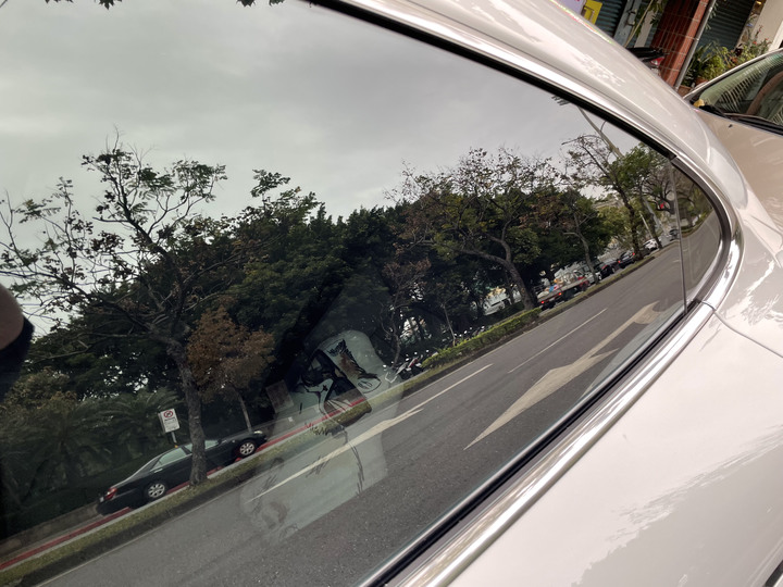 Taycan天窗遮陽簾開箱