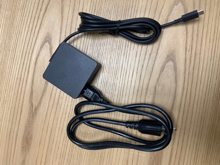 輕薄、觸控、180度、待機時間長 文書機 XPG XENIA XE