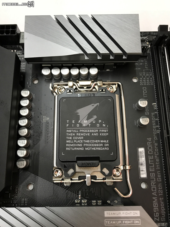 點我看大圖 技嘉Z690M AORUS ELITE DDR4 滿滿的Gen4SSD 3插槽 雞排主機板 簡單開箱