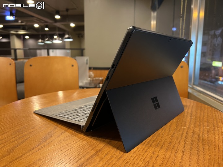 【簡易開箱】Microsoft Surface Pro 8