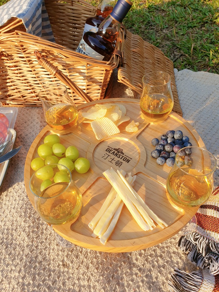 露營搖椅小餐桌分享 – 汀士頓贈品