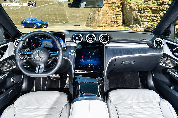 M-Benz C300 Estate運動版試駕 │ 能帥能跑更能載,科技跑旅人人愛!