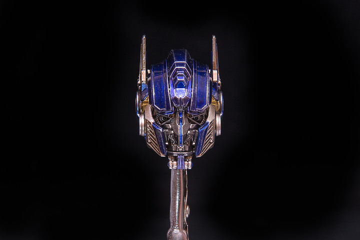 Threezero 變形金剛〈復仇之戰 柯博文 DLX版〉